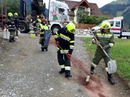 03.07.2017 Oelbindearbeiten FF05 03.07.2017 Oelbindearbeiten FF05